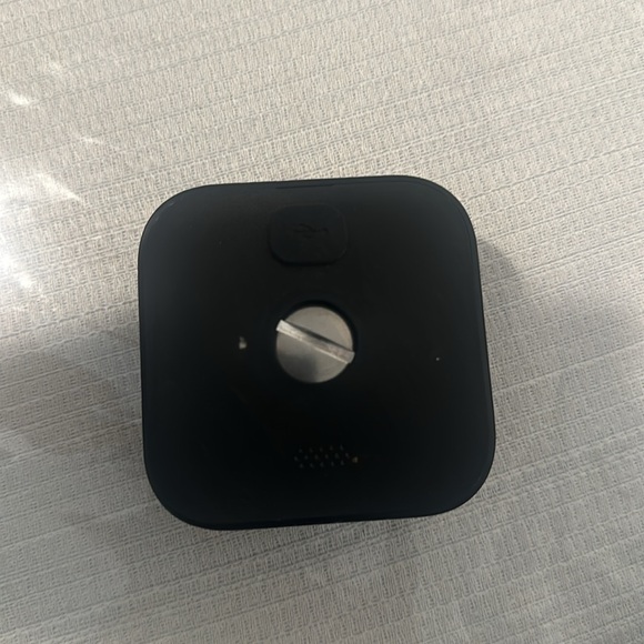 Blink outdoor wireless camera set - batteries not included in sell - Picture 4 of 6